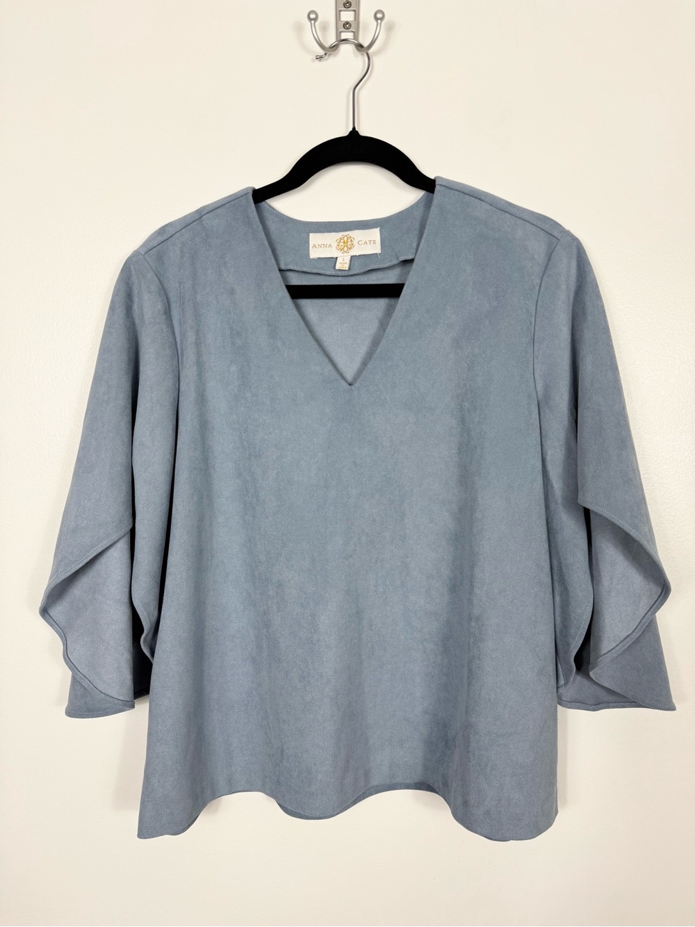 Anna Cate Nina Faux Suede Light Blue V-Neck Blouse Top Large